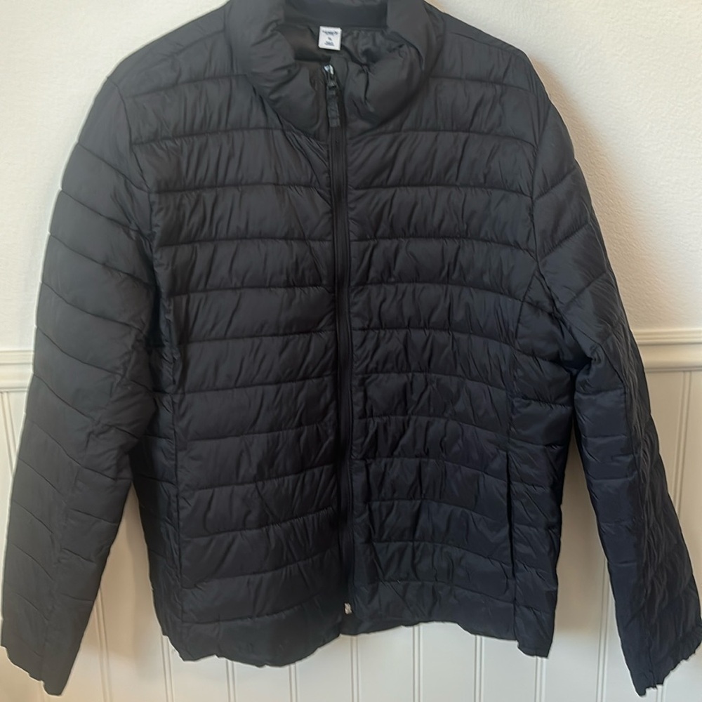 Black Old Navy Light Weight Puffer